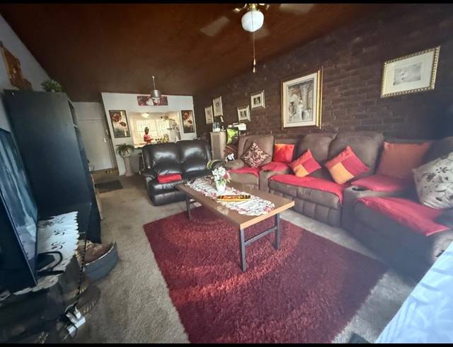 2 BEDROOM TOWNHOUSE FOR SALE IN FLORA GARDENS